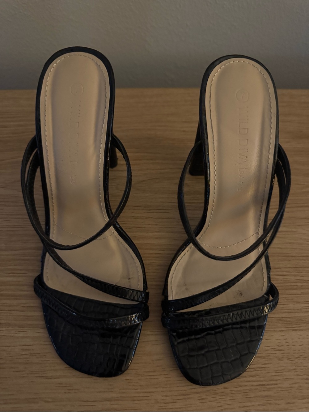 Wild Diva Lounge Aviana Black Strappy Croc-Texture Heels Women’s Size 7.5